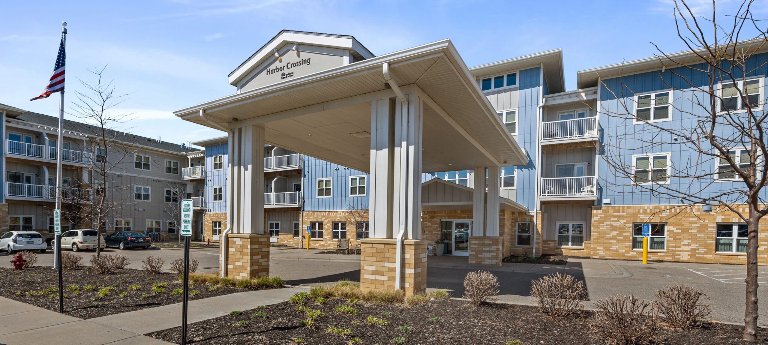 Front entrance of Harbor Crossing.